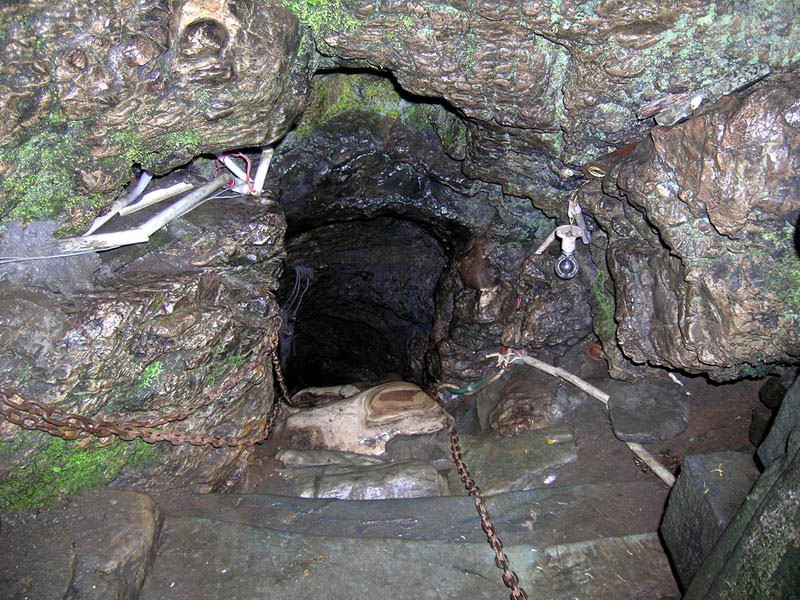 patal-bhubaneswar-cave